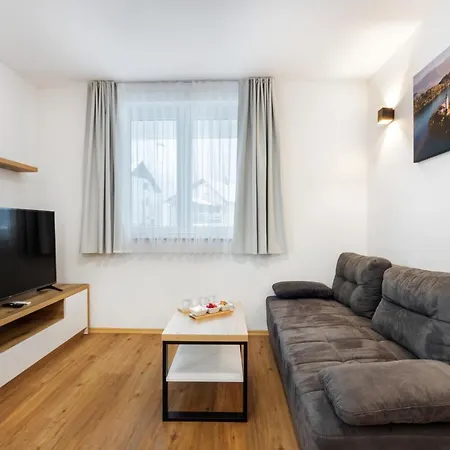 Apartment Chic With Balcony And In